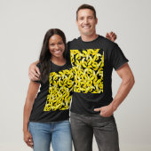 gele bananen: zwarte achtergrond t-shirt (Unisex)