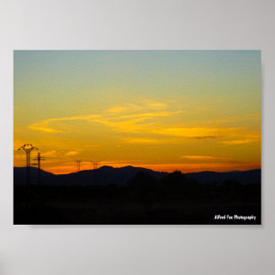 Gele bergzonsondergang landschap poster