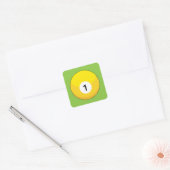 Gele biljartbal nummer één vierkante sticker (Envelop)