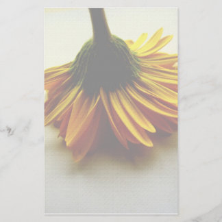 Gele bloem briefpapier