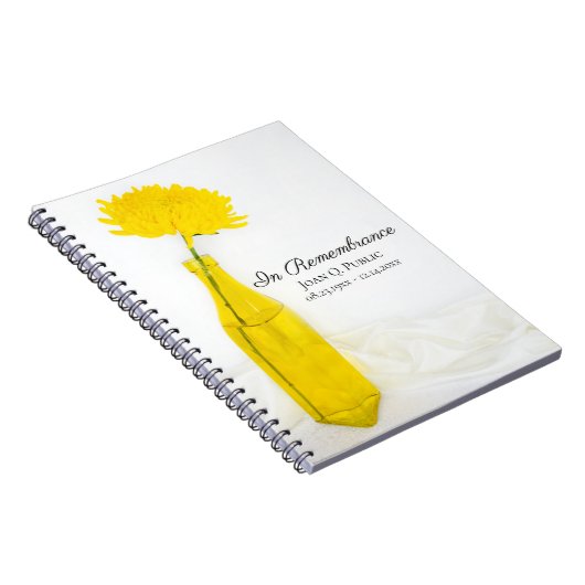Gele bloem in vaas viering van het leven begrafeni notitieboek (Rechterzijde)