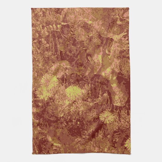 Gele bloem tegen bladcamouflage theedoek (Verticaal)