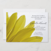 Gele Bloemblaadjes van Madeliefjes na de Bruiloft Kaart (Voorkant)