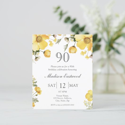 Gele Bloemen 90e Verjaardag Budget Uitnodiging (Staand voorkant)