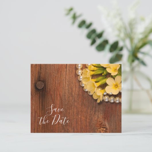 Gele bloemen en Barn Wood Weddenschap sparen de Da Aankondigingskaart (Staand voorkant)