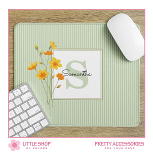 Gele bloemen- en groene strepen-monogram muismat