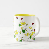 Gele bloemen en Kleine Mok Ladybugs (Voorkant rechts)