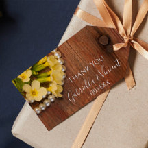 Gele bloemen en Labels van de Barn Wood