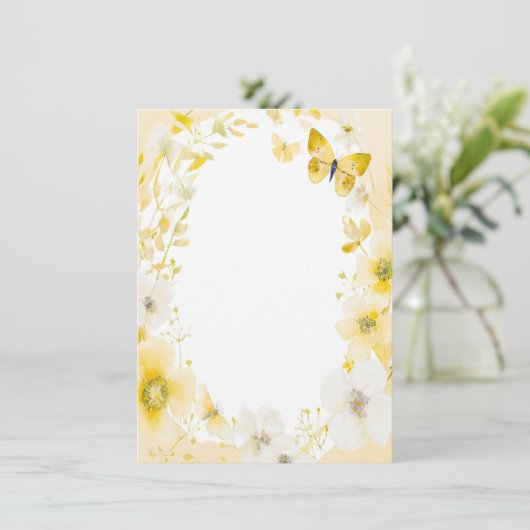 Gele bloemen en vlinders blanco bruiloft kaart (Staand voorkant)