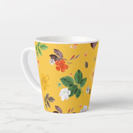 Gele bloemen en witte rozen 10 latte mok (Linkerhoek)