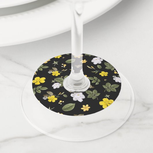 Gele bloemen en witte rozen 2 wijnglaslabel (Dichtbij)