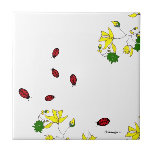 Gele bloemen en Zes Kleine Ladybugs Tile Tegeltje (Voorkant)