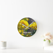 Gele bloemen gepersonaliseerd ronde klok (Huis)