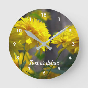 Gele bloemen gepersonaliseerd ronde klok