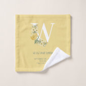 Gele bloemen Initiaal Baby Birth Stats Bad Handdoek (Wasdoekje)