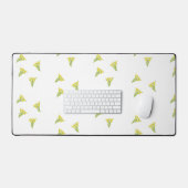 Gele bloemen met groene bladeren op wit bureaumat (Keyboard & Muis)