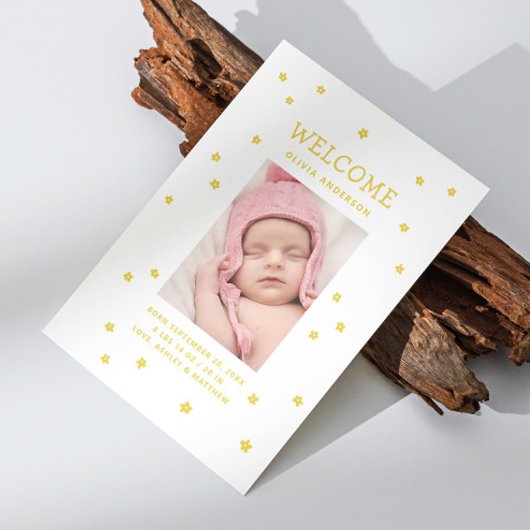 Gele bloemen Nieuwe geboorte van de baby. Leuke bl Aankondiging