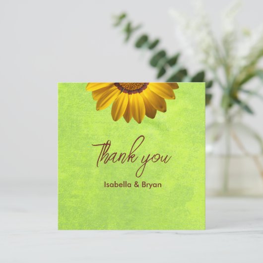 Gele bloemen op Abstract Groen Monogram (Staand voorkant)