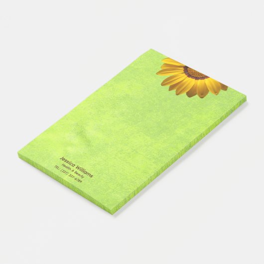 Gele bloemen op Abstract Groen Monogram Post-it® Notes (Schuin)