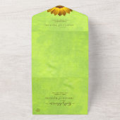 Gele Bloemen op Abstracte Groene Bruiloft All In One Uitnodiging (Buitenkant)