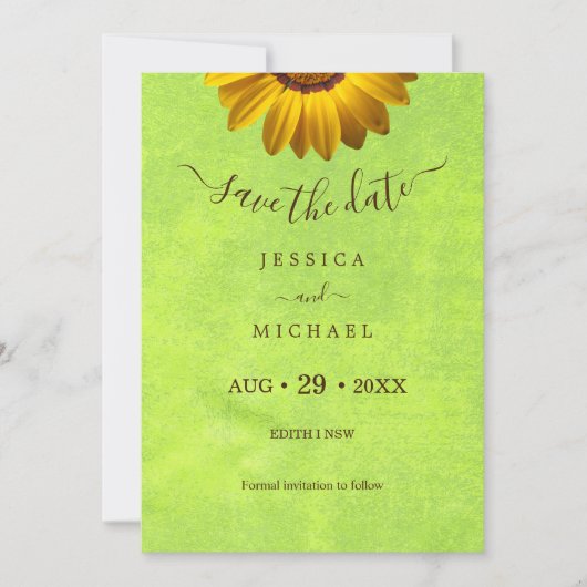 Gele Bloemen op Abstracte Groene Bruiloft Save The Date (Voorkant)