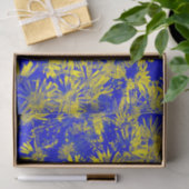 Gele bloemen op blauw tissuepapier (Geschenk)
