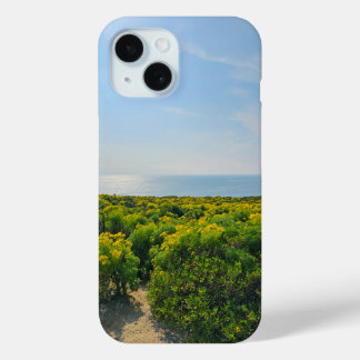 gele bloemen op de heuvel bij Point Dume iPhone 15 Case