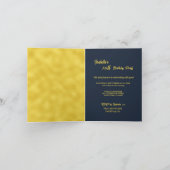 Gele bloemen op marineblauw achtergrondmonogram in (Binnen)