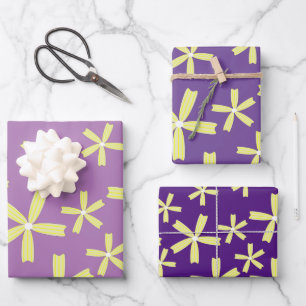 Gele bloemen op paars patroon inpakpapier vel