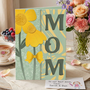 Gele bloemen op saliegroene moederbegroeting kaart
