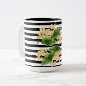 Gele bloemen op zwarte en witte strepen tweekleurige koffiemok (Voorkant links)