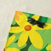 Gele bloemen strandlaken (In situ)