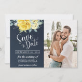 Gele bloemige marineblauwe fotobruiloft save the date (Voorkant)