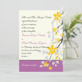 Gele bloesems paarse bruiloft gewoonte kaart (Staand voorkant)