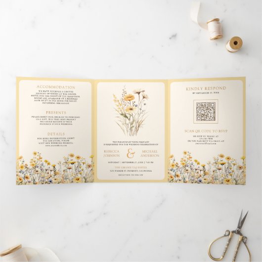 Gele Boho Wildflower Foto QR Code Bruiloft Drieluik Uitnodiging (Binnen)