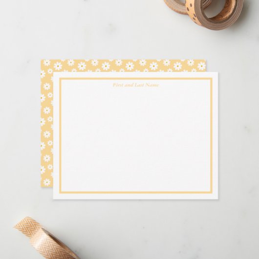 Gele briefkaarten met wit madeliefjesmotief (Voorkant / Achterkant in situ)