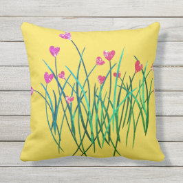 Gele buitenste loods met hartbloemen buitenkussen