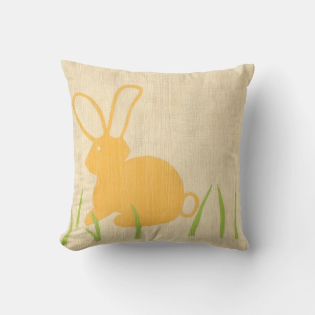 Gele Bunny en groene gras door Chariklia Zarris Kussen (Voorkant)