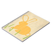 Gele Bunny en groene gras door Chariklia Zarris Notitieboek (Linkerzijde)