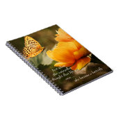 Gele Butterfly op Flowers Inspirerend Quote Notitieboek (Rechterzijde)