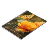 Gele Butterfly op Flowers Inspirerend Quote Notitieboek (Linkerzijde)