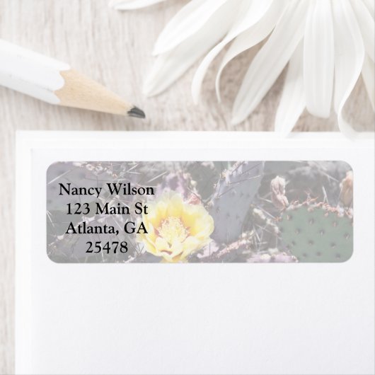 Gele cactus bloem in april etiket (Insitu)