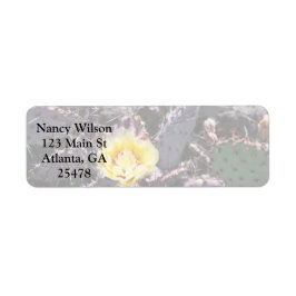 Gele cactus bloem in april etiket