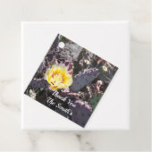 Gele cactus bloem in de lente bedankjes labels (In situ)