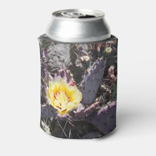 Gele cactus bloem in de lente blikjeskoeler (Blikje Achterkant)