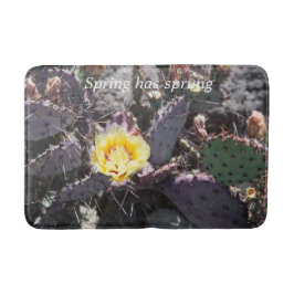 Gele cactusbloem in de lente badmat