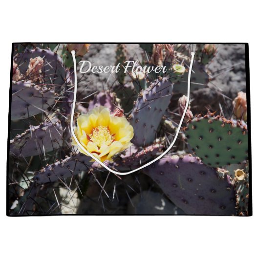 Gele cactusbloem in de lente groot cadeauzakje (Voorkant)