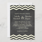 Gele Chevrons op Chalkboard Wedding Invitation Kaart (Voorkant)