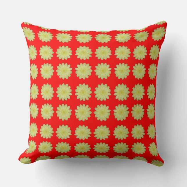 Gele Chrysanthemum op Oranje Achtergrond Kussen (Voorkant)