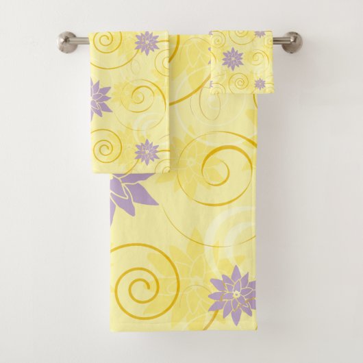 Gele cirkels met Paarse Lotus Flower Pattern Bad Handdoek (Insitu)